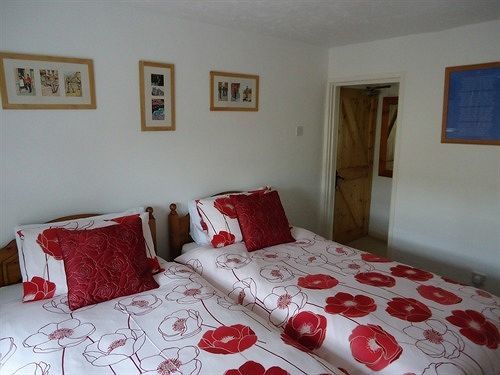 The Wheel House Hotel Atlow Exterior photo